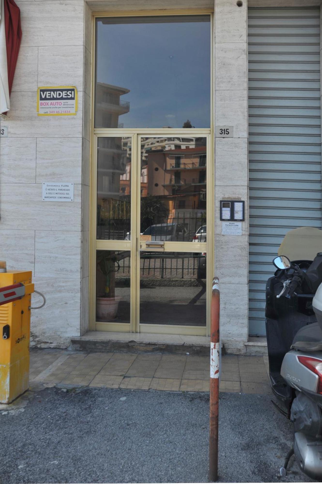 Casa Carina Centro Citta Con Garage Privato Appartement San Remo Buitenkant foto