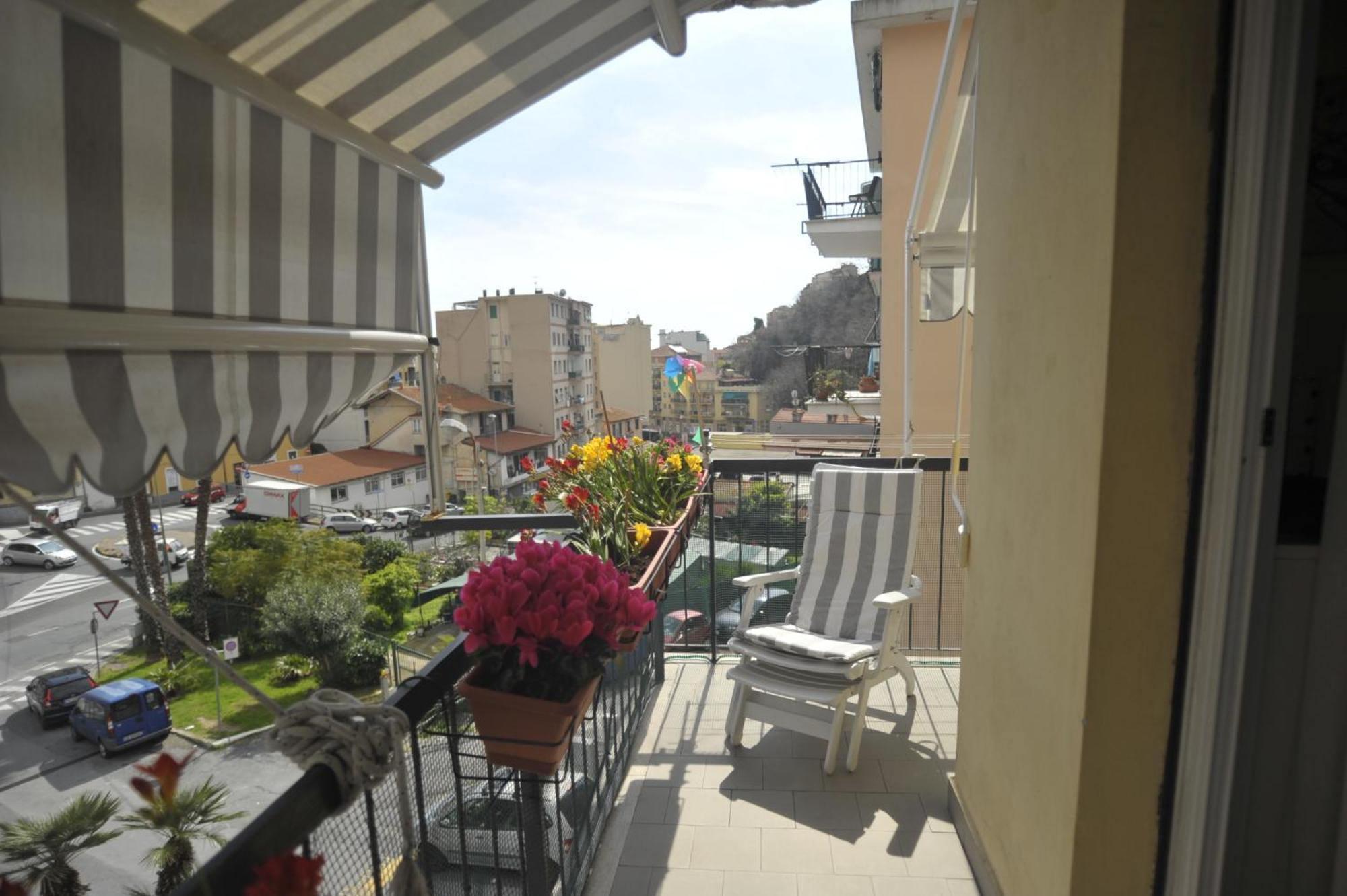 Casa Carina Centro Citta Con Garage Privato Appartement San Remo Buitenkant foto