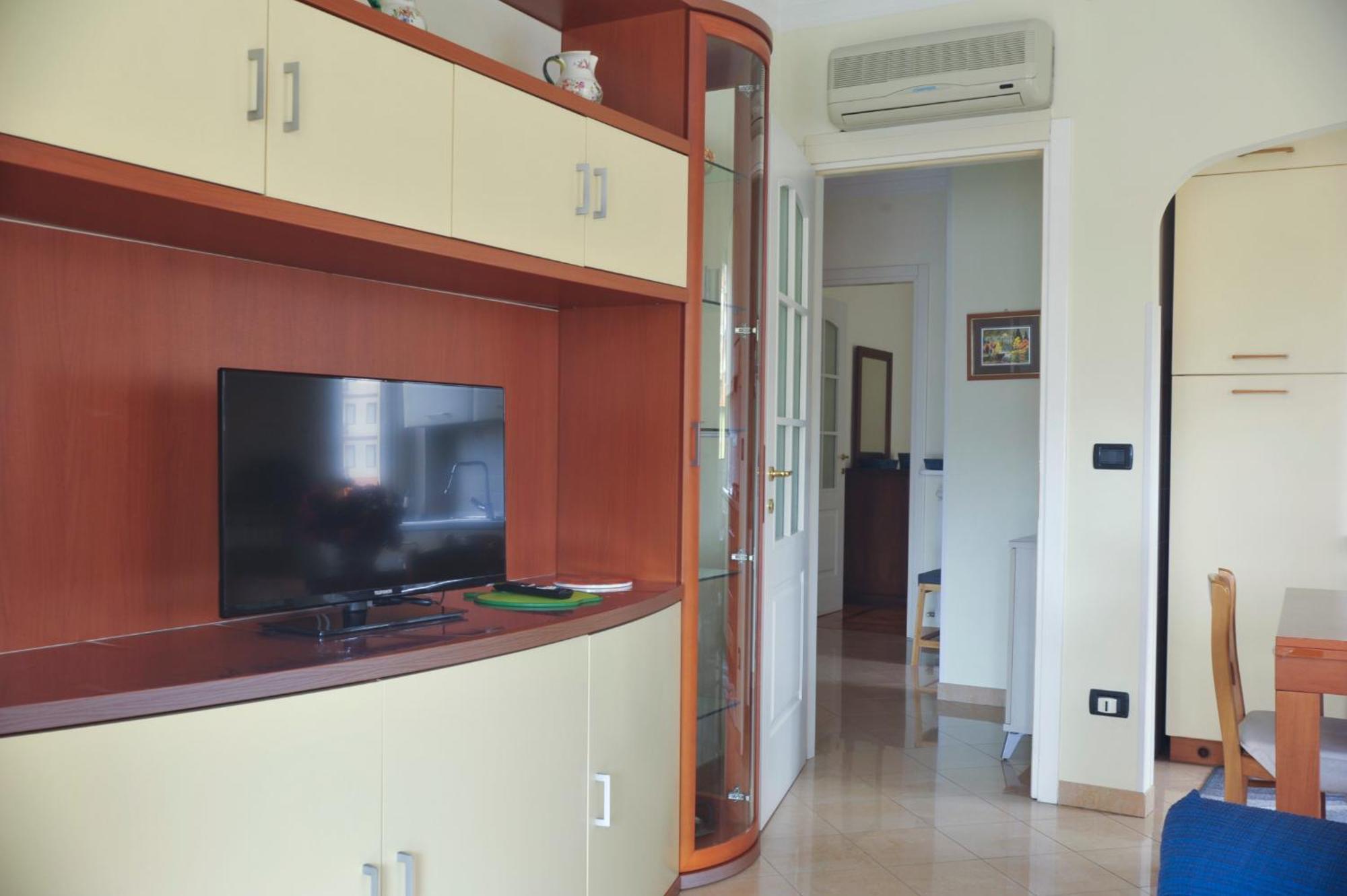 Casa Carina Centro Citta Con Garage Privato Appartement San Remo Buitenkant foto